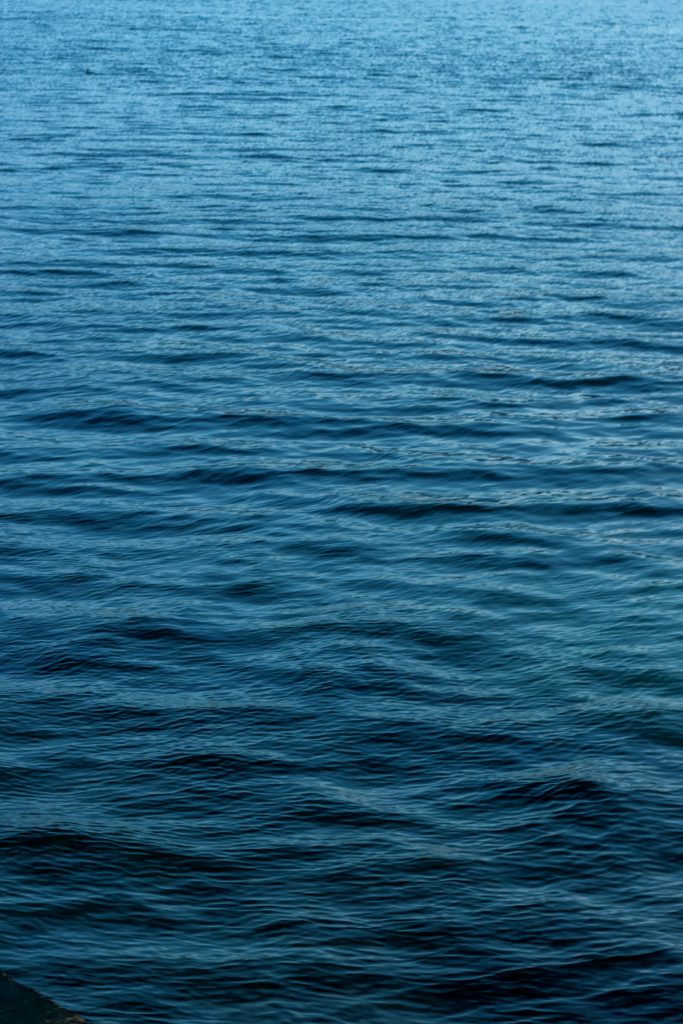 Eaux bleues du Léman – Rituel Éclat Minéral